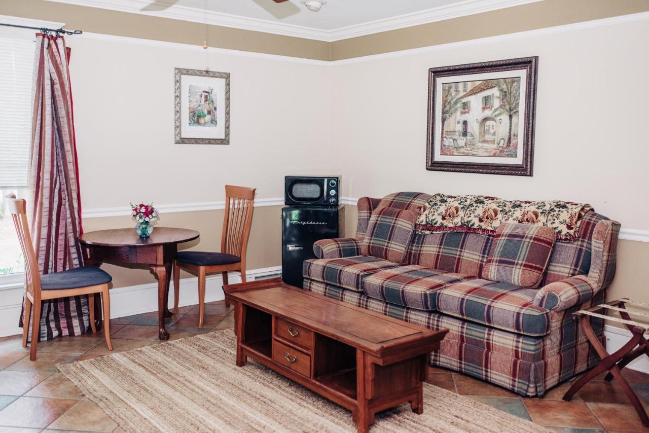 Benn Conger Inn Groton Екстер'єр фото